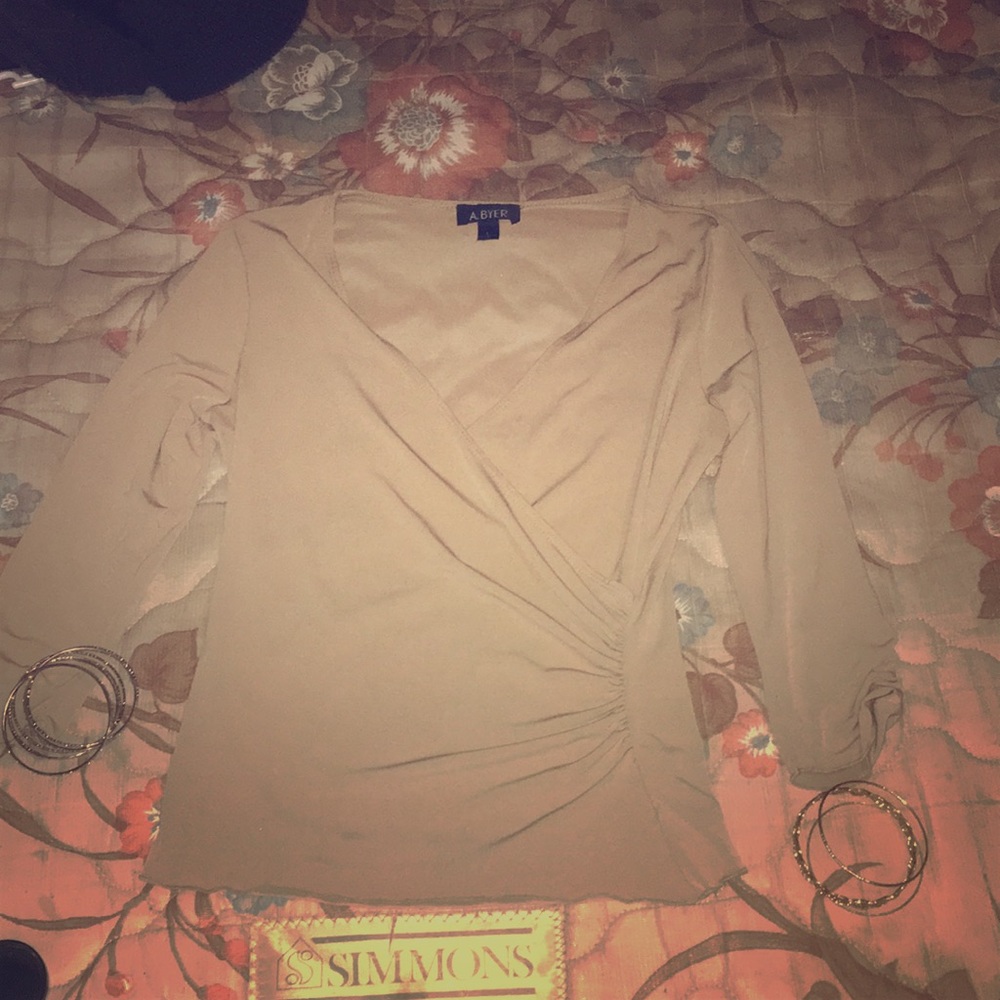 Shirt and 9 bracelets